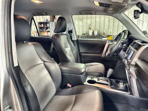 Used 2022 Toyota 4Runner SR5 Premium AWD/4WD image 31