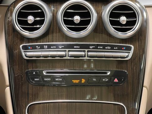 Used 2018 Mercedes-Benz GLC 300 image 25