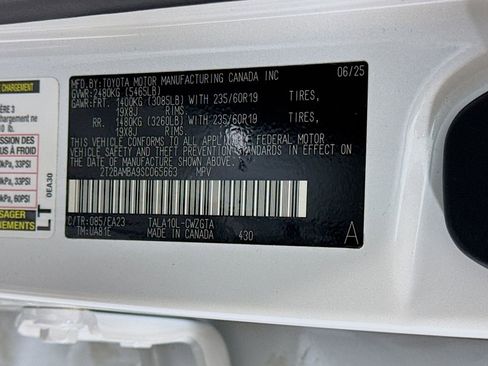 Certified 2025 Lexus RX 350 FWD w/ Accessory Package image 35
