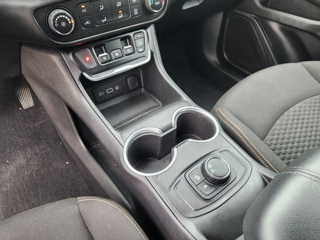 Used 2021 GMC Terrain SLE FWD image 18