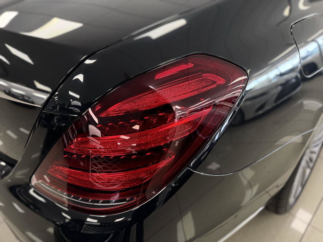 Used 2018 Mercedes-Benz S 560 Sedan image 30