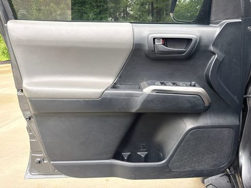 Used 2019 Toyota Tacoma SR5 RWD image 13