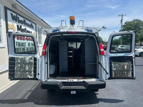 Used 2016 Chevrolet Express 2500 RWD image 22