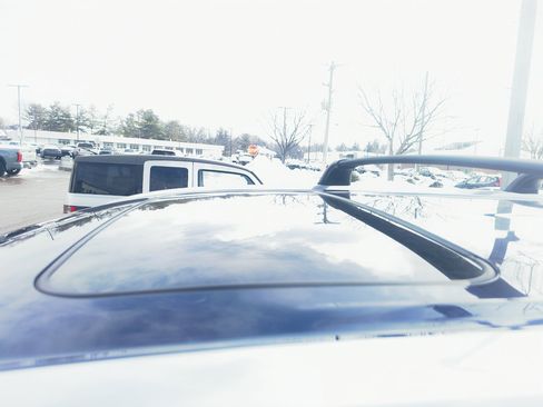 Used 2016 Toyota Highlander XLE image 3