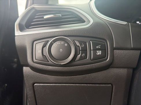 Used 2021 Ford Edge Titanium w/ Equipment Group 301A AWD/4WD image 30