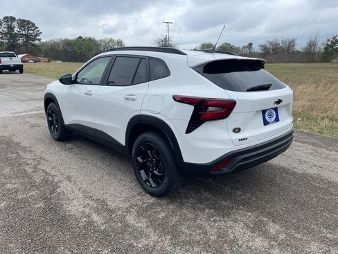 New 2026 Chevrolet Trax LT w/ Midnight Edition image 3