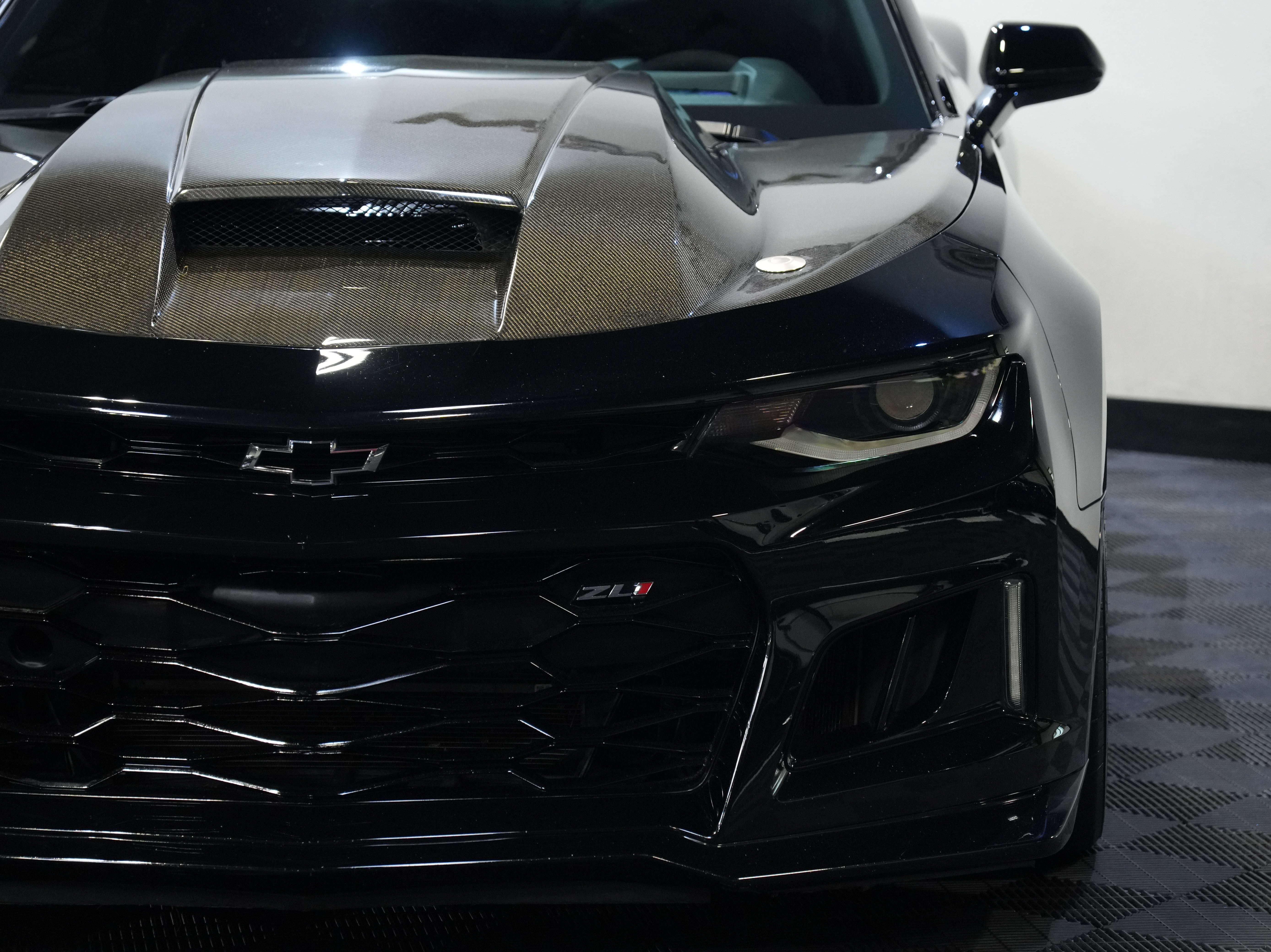 Used 2018 Chevrolet Camaro ZL1 RWD image 10