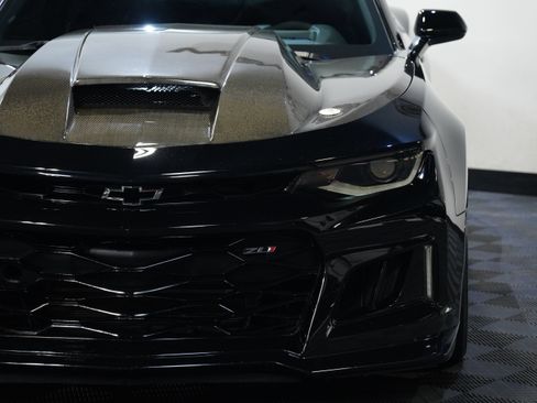 Used 2018 Chevrolet Camaro ZL1 RWD image 10
