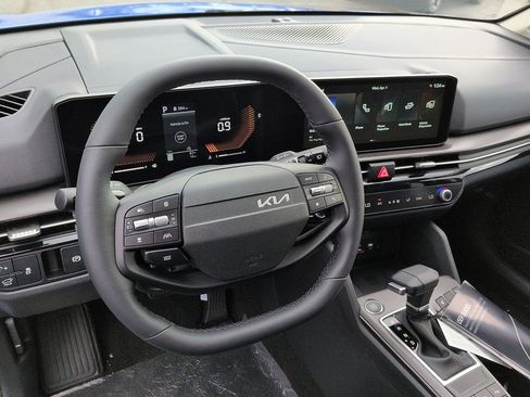 New 2026 Kia Sportage EX FWD image 9