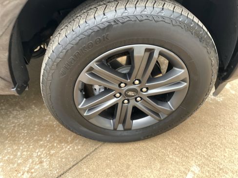 Used 2023 Ford F150 Lariat w/ Equipment Group 502A High image 47