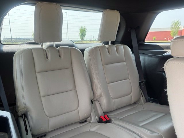 Used 2014 Ford Explorer XLT w/ Equipment Group 202A AWD/4WD image 28