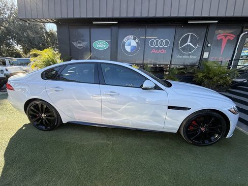 Used 2016 Jaguar XF S image 8