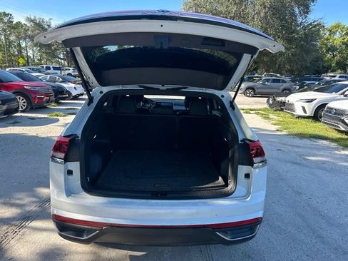 Used 2024 Volkswagen Atlas Cross Sport SE FWD image 7