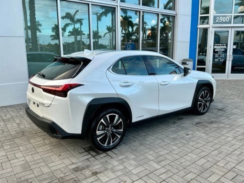 Used 2021 Lexus UX 250h w/ Premium Package image 6