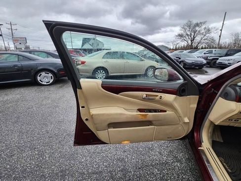 Used 2007 Lexus LS 460 4dr Sdn image 9