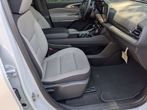 New 2027 Chevrolet Traverse LT w/ Midnight/Sport Edition FWD image 29