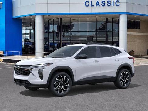 New 2026 Chevrolet Trax RS w/ Sunroof Package FWD image 2