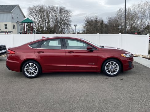 Used 2019 Ford Fusion SE image 7
