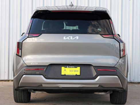 Used 2024 Kia EV9 Light Long Range image 10