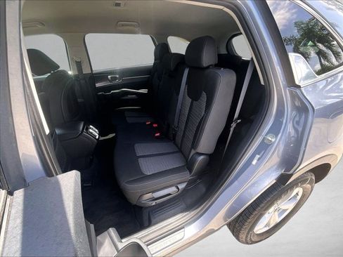 Used 2022 Kia Sorento LX AWD/4WD image 28