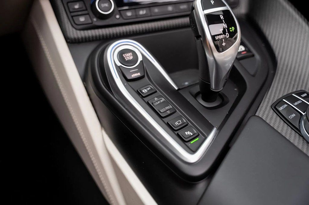 Used 2019 BMW i8 Roadster AWD/4WD image 58