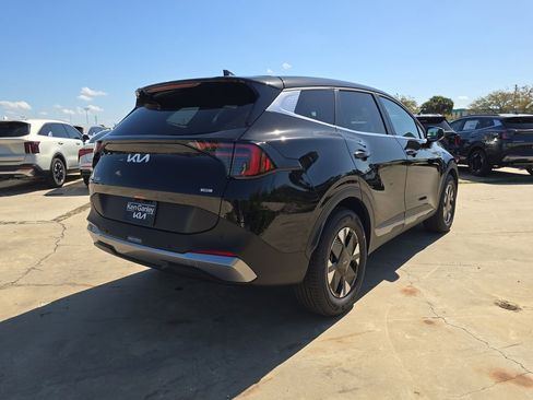 New 2026 Kia Sportage LX FWD image 8