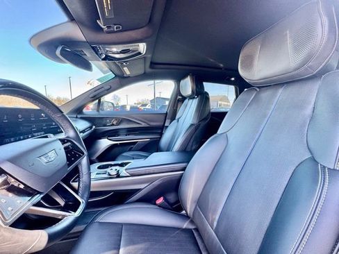 Used 2024 Cadillac Lyriq Sport AWD/4WD image 14