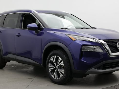 Used 2021 Nissan Rogue SV w/ Premium Package FWD image 3