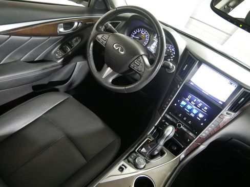 Used 2016 INFINITI Q50 3.0t Premium w/ Driver Assistance Package AWD/4WD image 9
