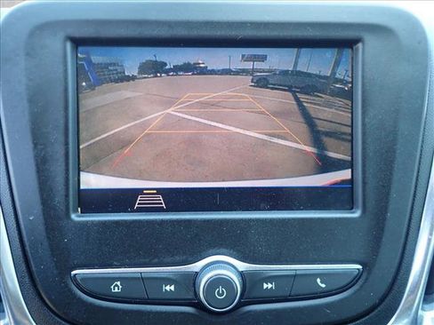 Used 2021 Chevrolet Equinox LS w/ LS Convenience Package AWD/4WD image 17
