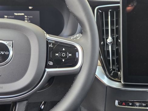 New 2026 Volvo XC90 B6 Plus w/ Protection Package Premier AWD/4WD image 30