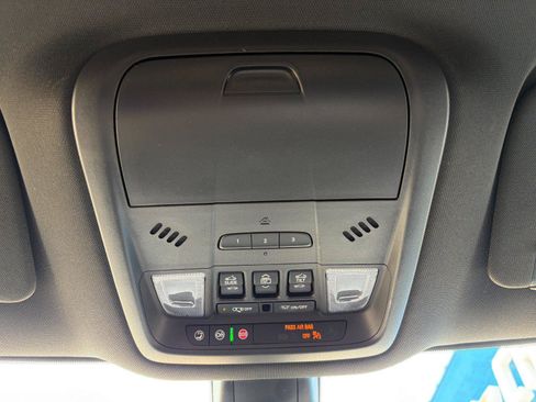 Used 2023 Buick Enclave Premium w/ Experience Buick Package AWD/4WD image 18