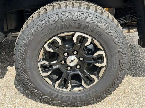 New 2026 Chevrolet Silverado 1500 ZR2 AWD/4WD image 11