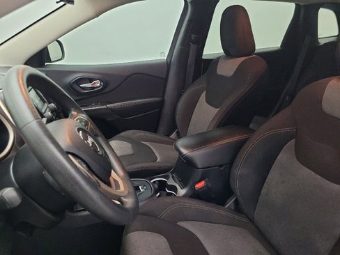 Used 2015 Jeep Cherokee Sport FWD image 17