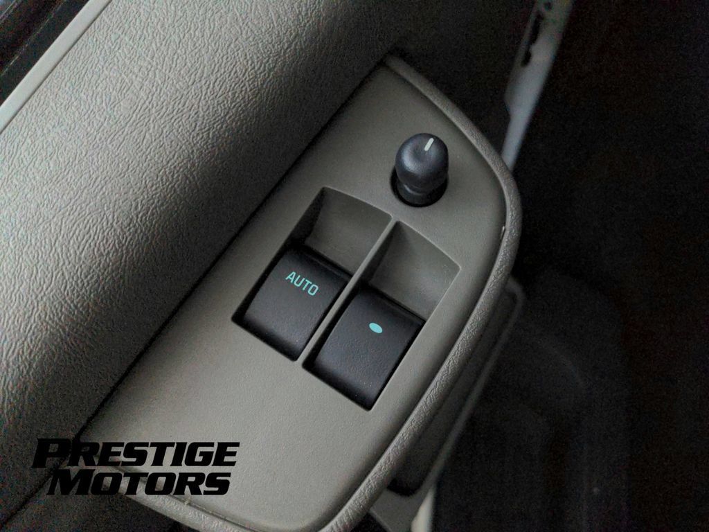 Used 2018 Chevrolet Express 3500 LT w/ LT Preferred Equipment Group RWD image 19