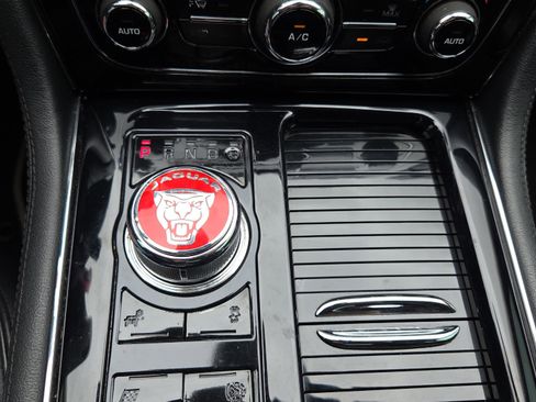 Used 2015 Jaguar XJ AWD image 23