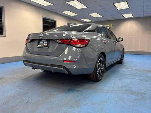 Used 2025 Nissan Sentra SV FWD image 2