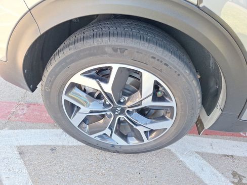 Used 2021 Kia Sportage EX w/ EX Technology Package image 11