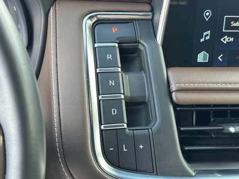 Used 2023 Chevrolet Tahoe High Country image 35