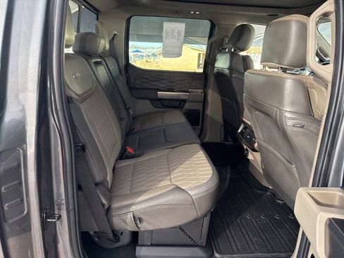 Used 2025 Ford F350 Platinum w/ Platinum Plus Package image 11