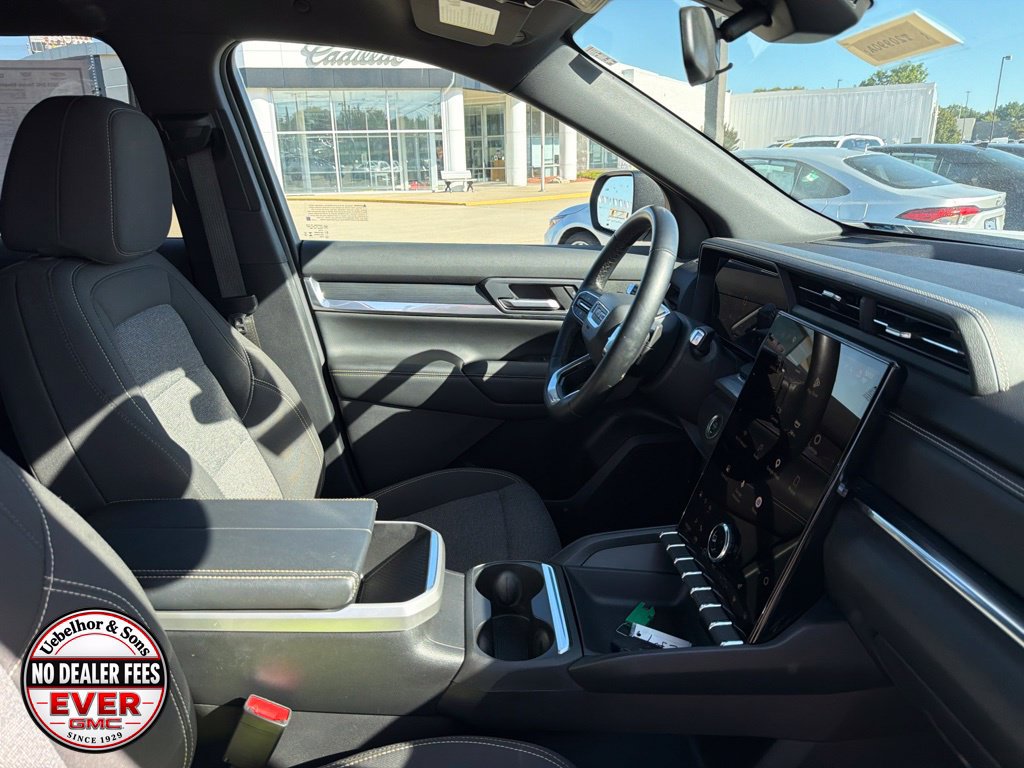 Used 2025 GMC Terrain Elevation AWD/4WD image 2