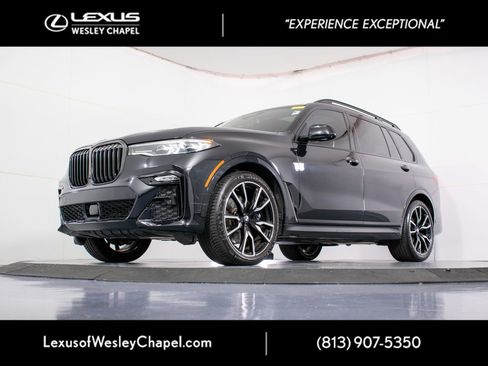 Used 2022 BMW X7 xDrive40i w/ M Sport Package AWD/4WD image 12