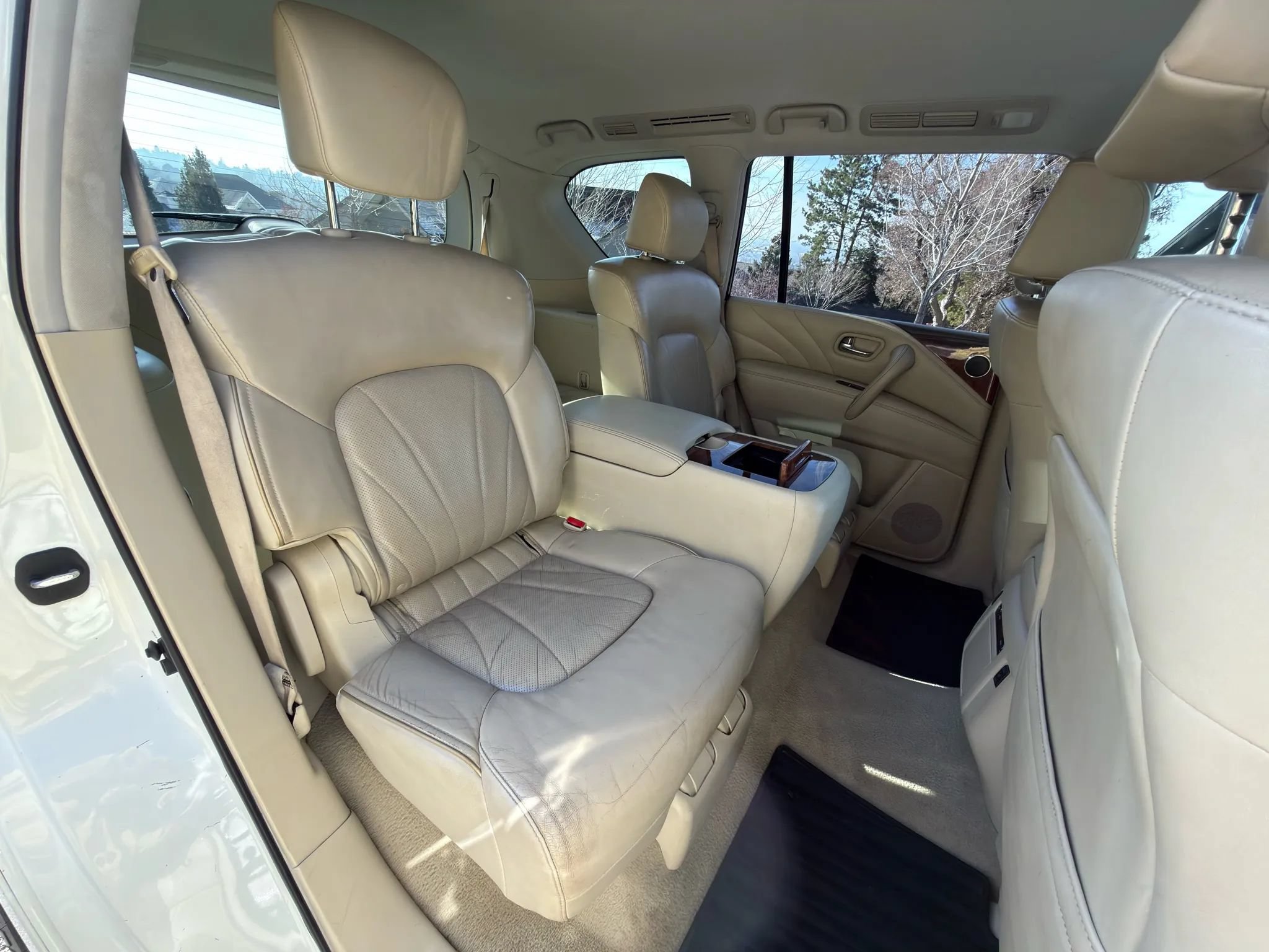 Used 2016 INFINITI QX80 4WD w/ Deluxe Technology Package image 5