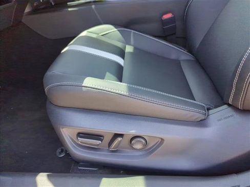 Used 2026 Toyota Camry SE FWD image 13