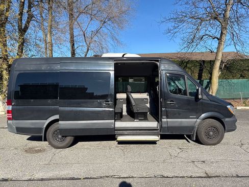 Used 2016 Mercedes-Benz Sprinter 2500 image 19