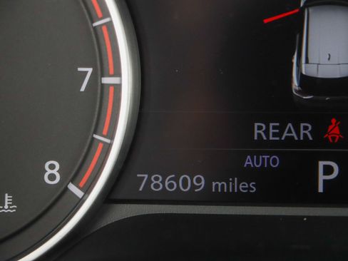 Used 2021 Nissan Rogue SV AWD/4WD image 16