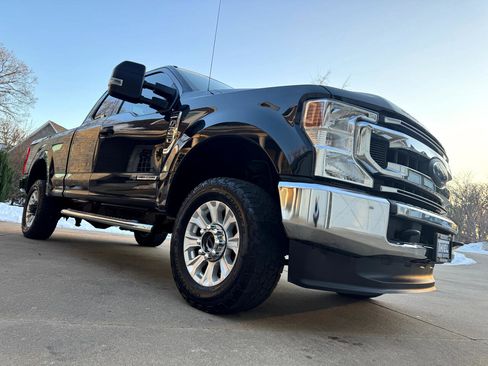 Used 2020 Ford F350 XLT w/ FX4 Off-Road Package image 28
