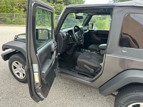 Used 2017 Jeep Wrangler Sport image 24