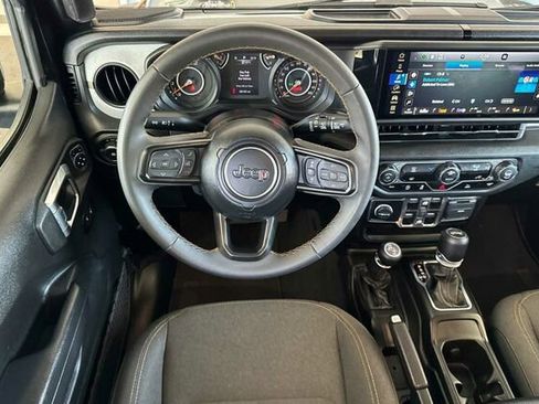 Used 2024 Jeep Wrangler Sport S image 11