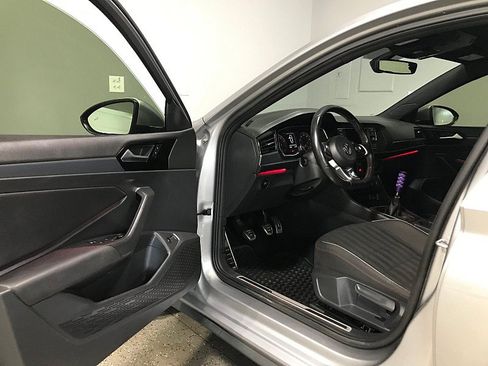 Used 2019 Volkswagen Jetta GLI FWD image 9